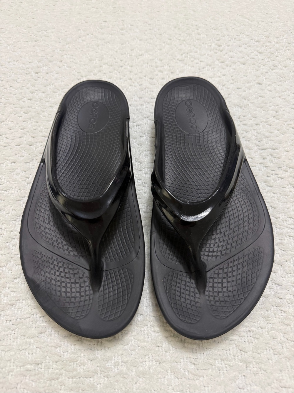 OOFOS Oolala Flip Flop Thong Recovery Sandal Black Comfort Women’s Size 9